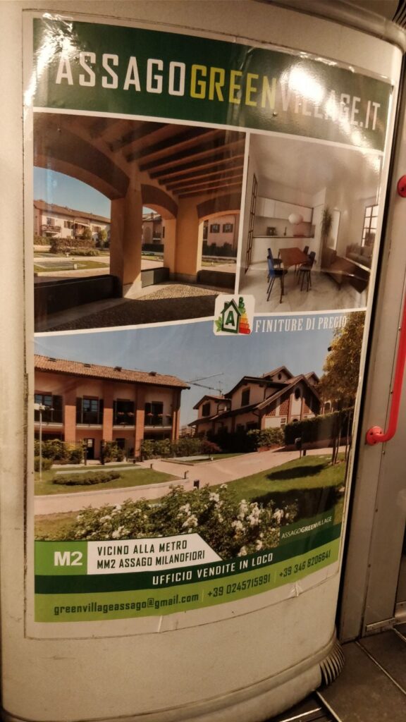 Locandina su Metro Verde Milano 2 (2)